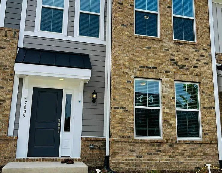 7809 Flatrock Park Dr — Photo 1