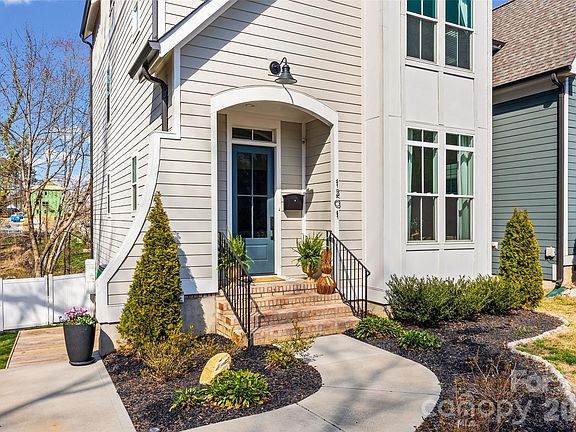 3rd image of 1201 Delane Ave