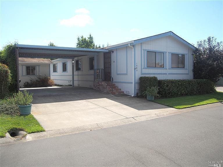 1st image of 1555 Royal Oak Dr