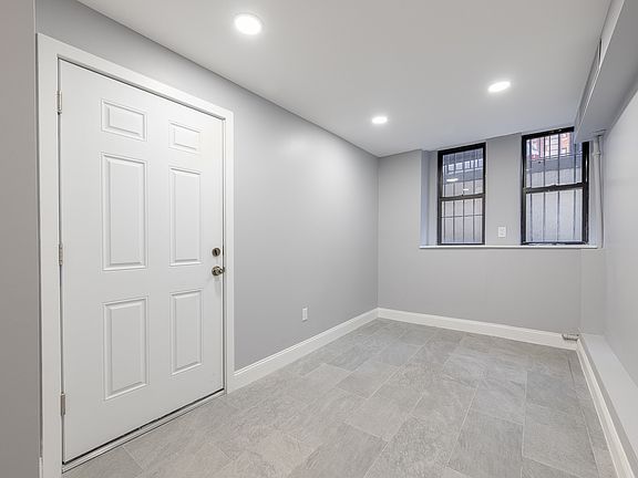 4th image of 215 W 16th St #1FF