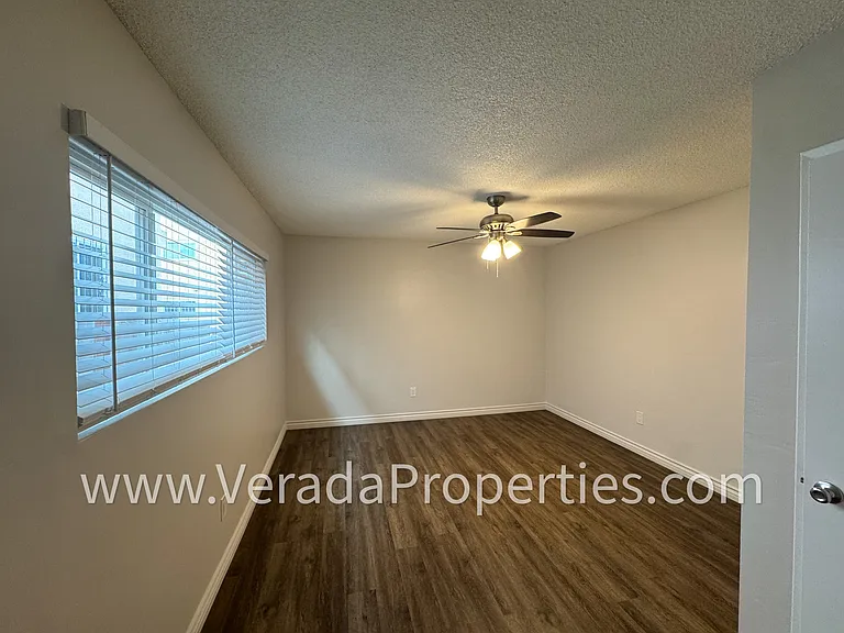 3832 Albatross St #B — Photo 15