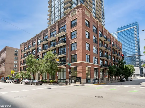 210 S Des Plaines St #407, Chicago, IL 60607