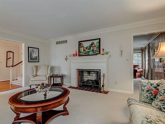 5th image of 3406 S Griffith Ave