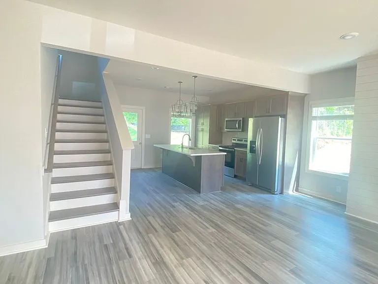 614 Spring St — Photo 7