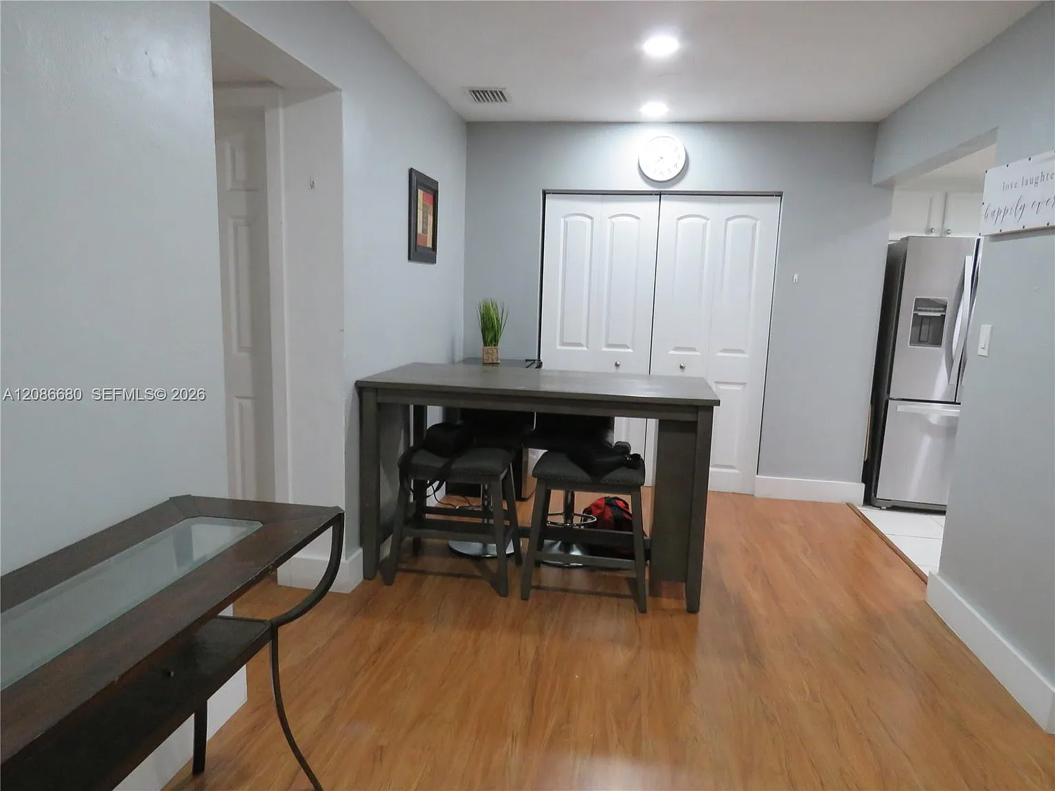 Sutton House Condo — Photo 3