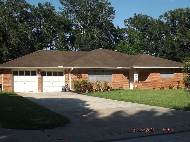1st image of 611 Magnolia St