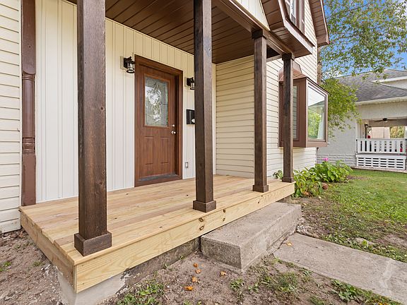 3rd image of 709 E Main St