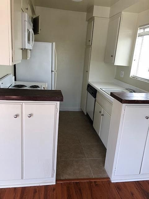2nd image of 11711 Mayfield Ave