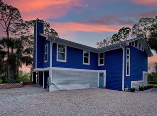 1735 Lark Ln, Eastpoint, FL 32328