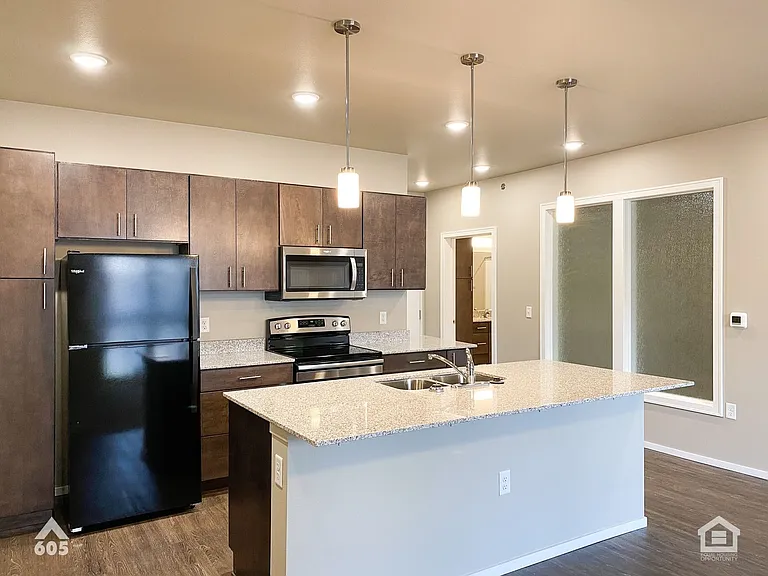 University Hills Village — Photo 12