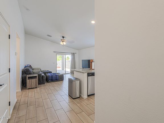 5th image of 786 W Kingman Drive