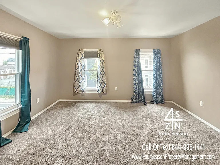 338 S Locust St — Photo 15