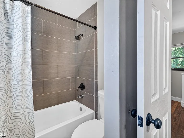 1576 Beechwood Trl — Photo 25
