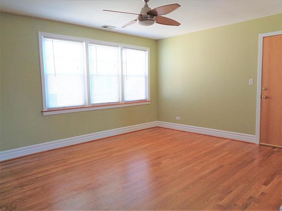 3rd image of 6046 N Francisco Ave APT 3W