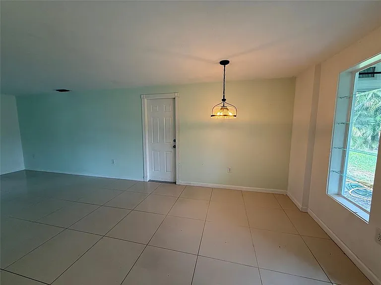 3211 Mayflower St — Photo 3