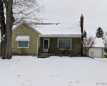 17 Belmont Dr, West Seneca, NY, 14224