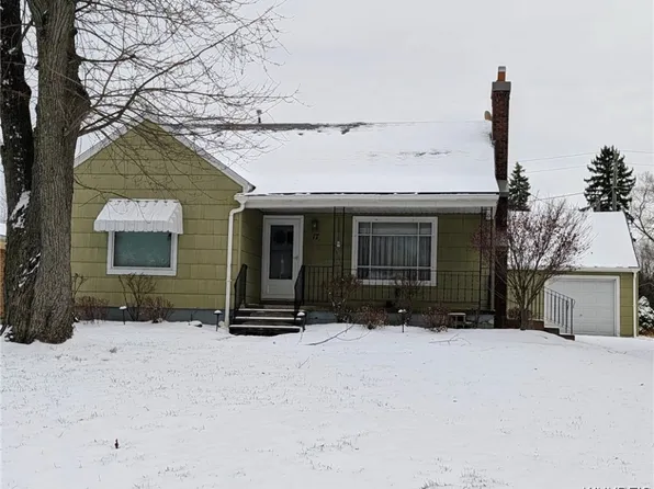 17 Belmont Dr, West Seneca, NY 14224