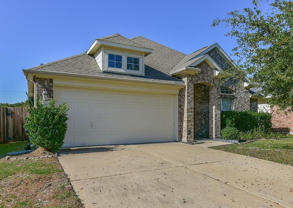 1st image of 15219 Willowhurst Dr