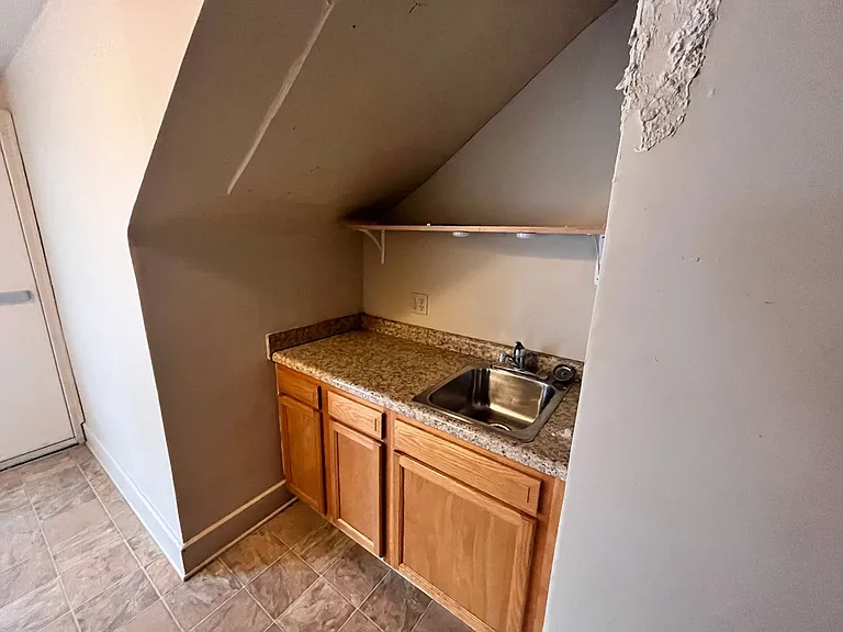 321 Vine St — Photo 35