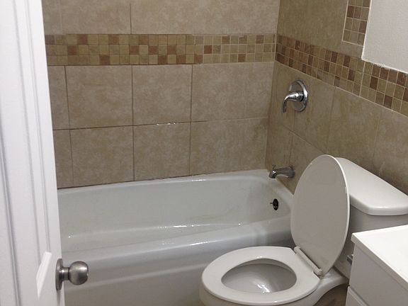 4th image of 520 W Venice Ave APT 1