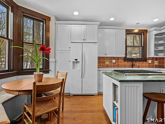 4th image of 32 Catalpa Road