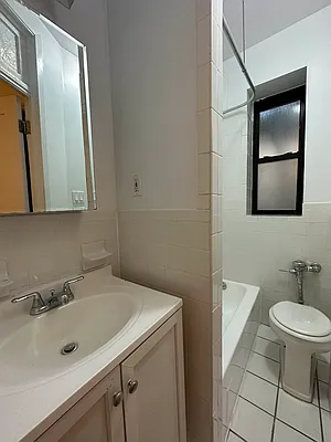 Rented by City Connections Realty | media 6