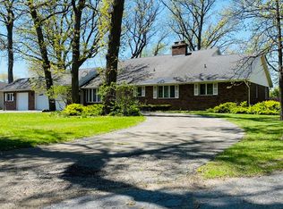 2 Elmwood Dr, Kankakee, IL 60901