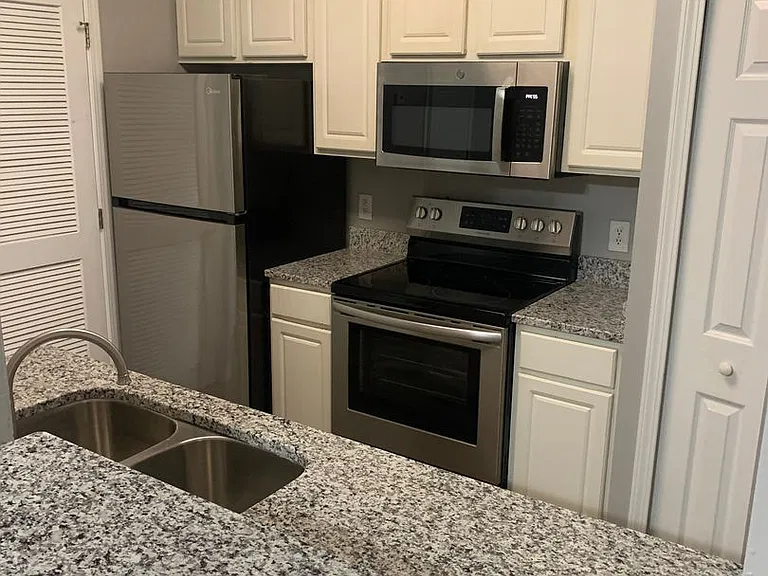 125 N Washington St — Photo 108