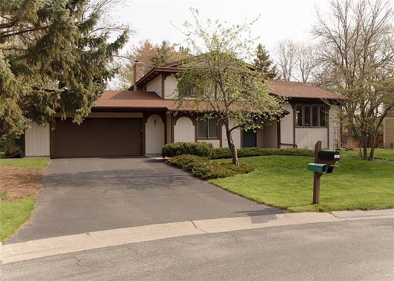 2nd image of 1301 Nursery Hill Ct