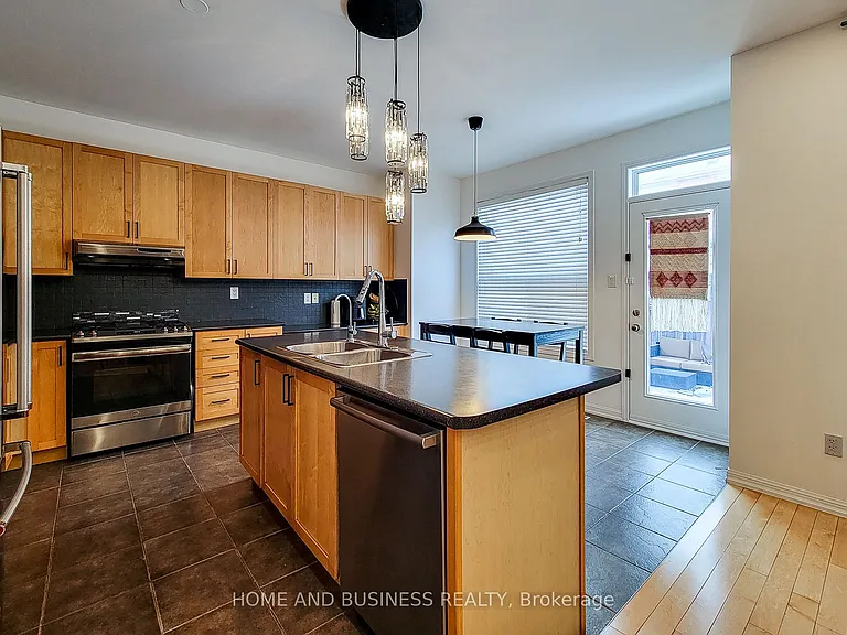 913 McEwan Dr — Photo 10