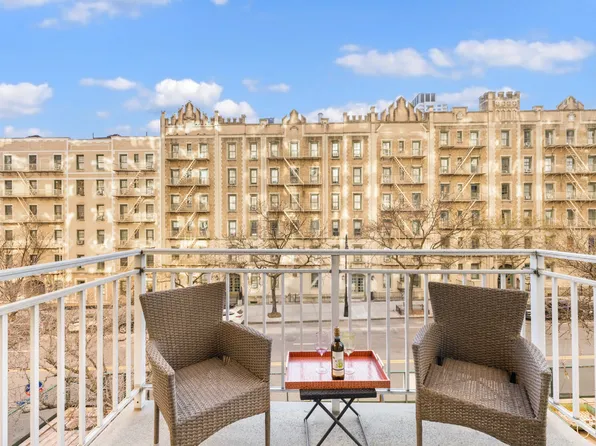 515 East 79th Street image 1 of 12