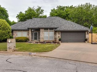 8705 Woodstair Dr, North Richland Hills, TX 76182