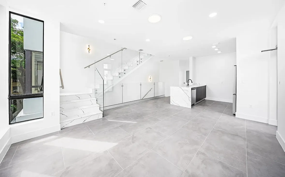 3 bed, 1500 sqft, $4,200 — Photo 1