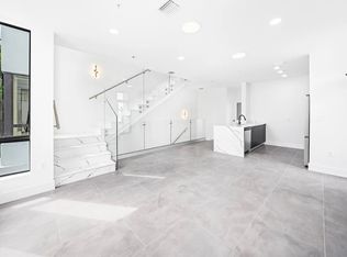 526 SW 2nd St #6, Miami, FL 33130