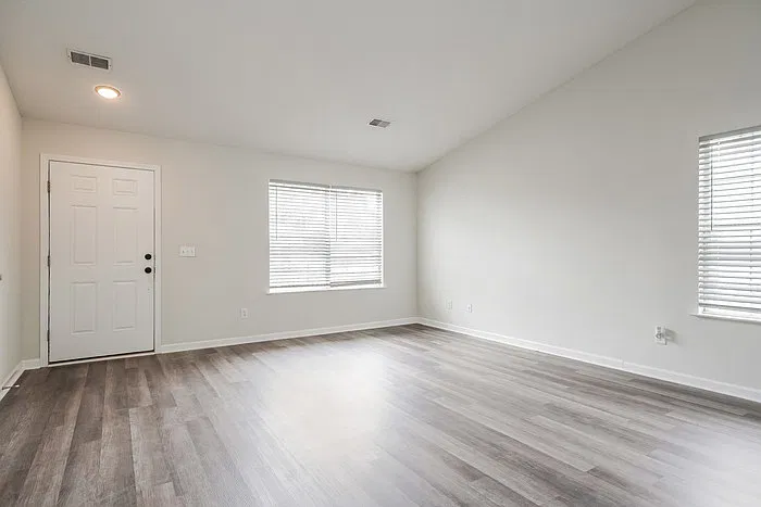 3 bed, 2.0 bath, 1845 sqft, $1,930 — Photo 3