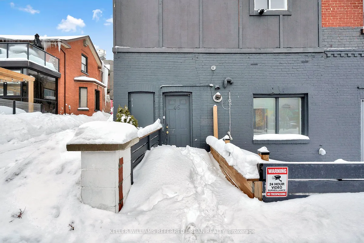 Building Photo - 66 Dunlop St W