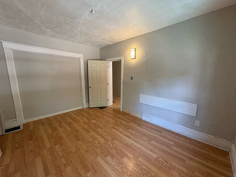 207 Dunseith St — Photo 6