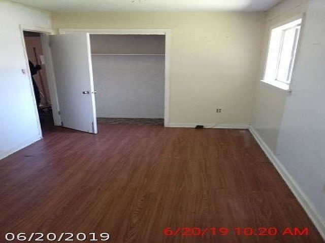 2nd image of 1051 Deryll St