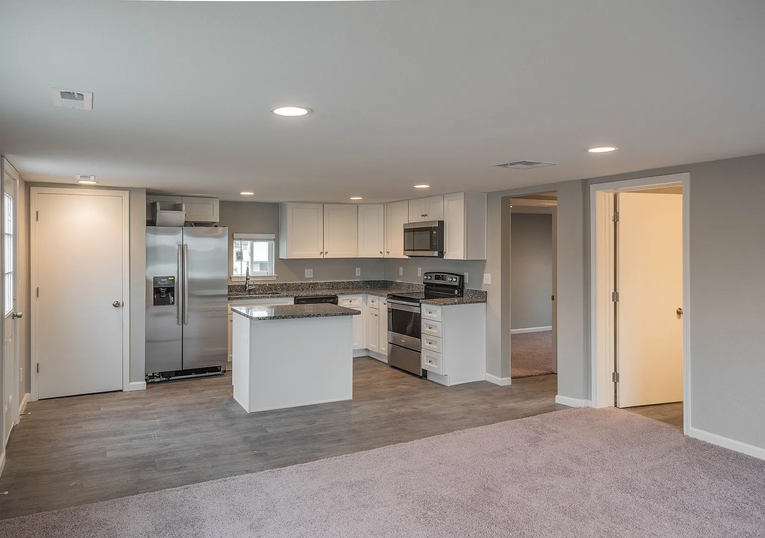 Remodeled home! Granite! SS Appliances! — Photo 4