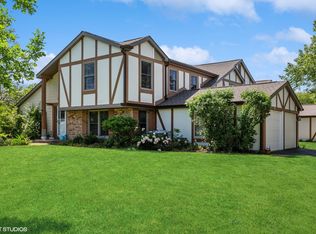 27W225 Providence Ln, Winfield, IL 60190