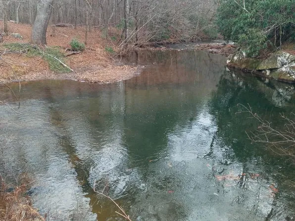 494 Fox Hunt Club Rd, Patrick Springs, VA 24133