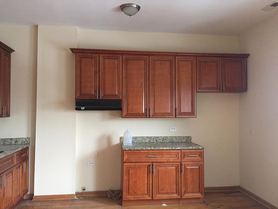 2nd image of 4330 S King Dr APT 3
