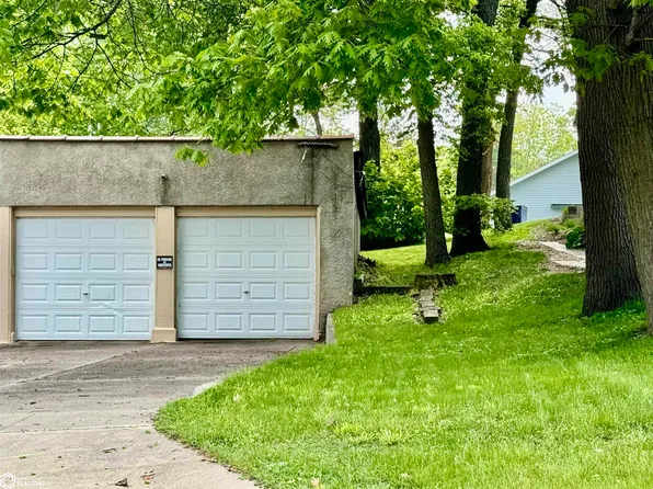 703 S Shore Dr, Clear Lake, IA 50428