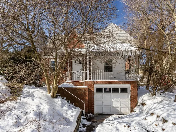 2606 Winchester Dr, Pittsburgh, PA 15220