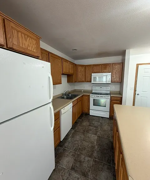 202 10th Ave SE #B — Photo 11