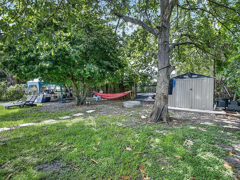 6238 Hayes St — Photo 35
