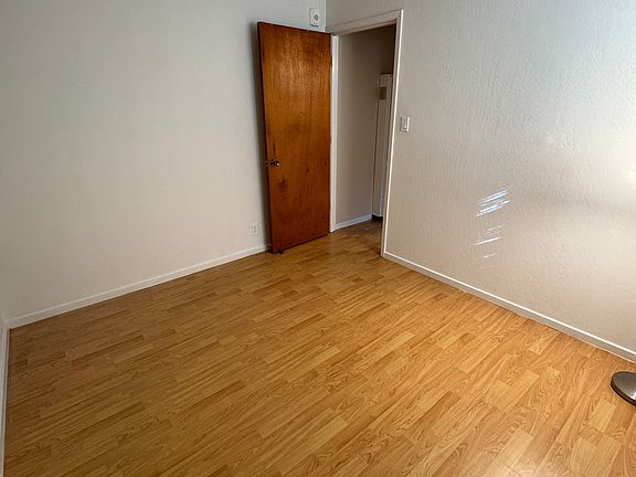5th image of 1325 Green St #102