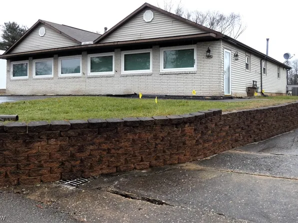 112 & 114 Woodrow St, Marietta, OH 45750