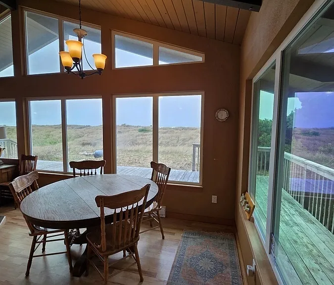 1902 NW Oceania Dr — Photo 4