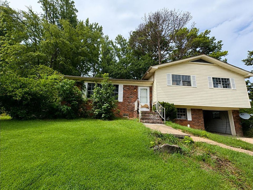 1st image of 420 21st Ave NE